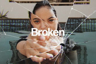 40+ Best Glass Photoshop Effects (+ Broken, Shattered & Frosted Glass Overlays)